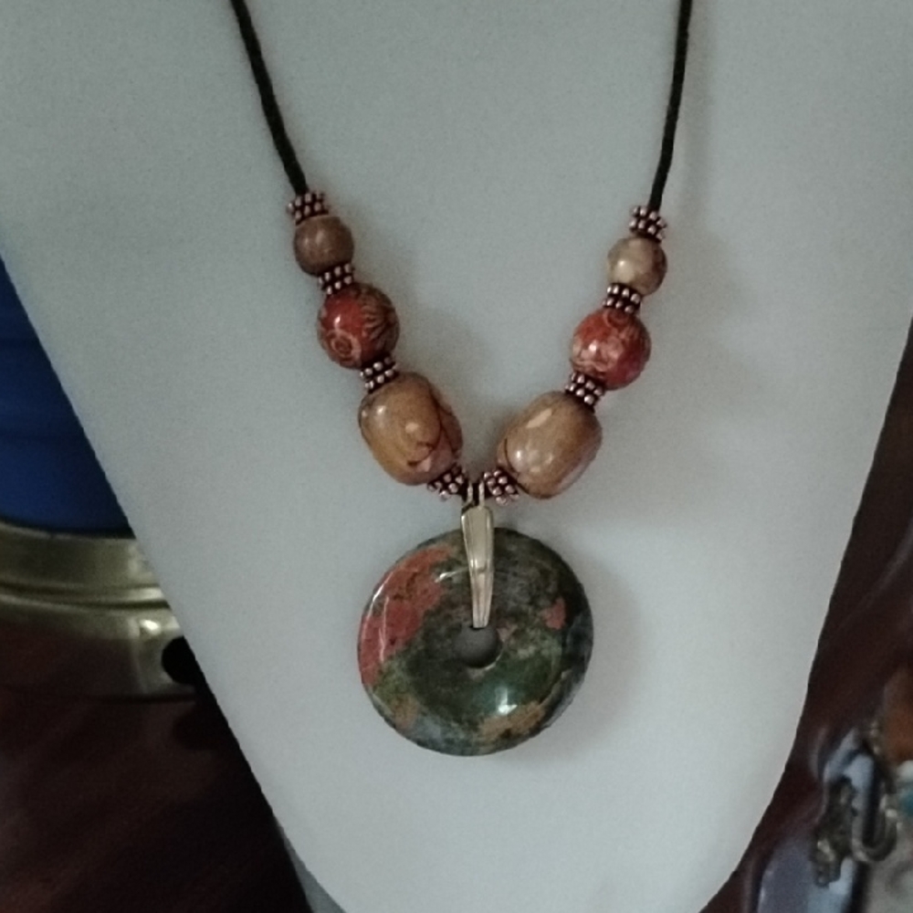 🎃Hand Crafted Unikite And Wood Beaded  Necklace On Leather Cord🎃
